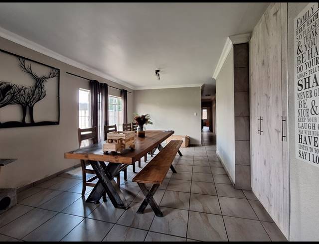 4 BEDROOM HOUSE FOR SALE IN RENSBURG
